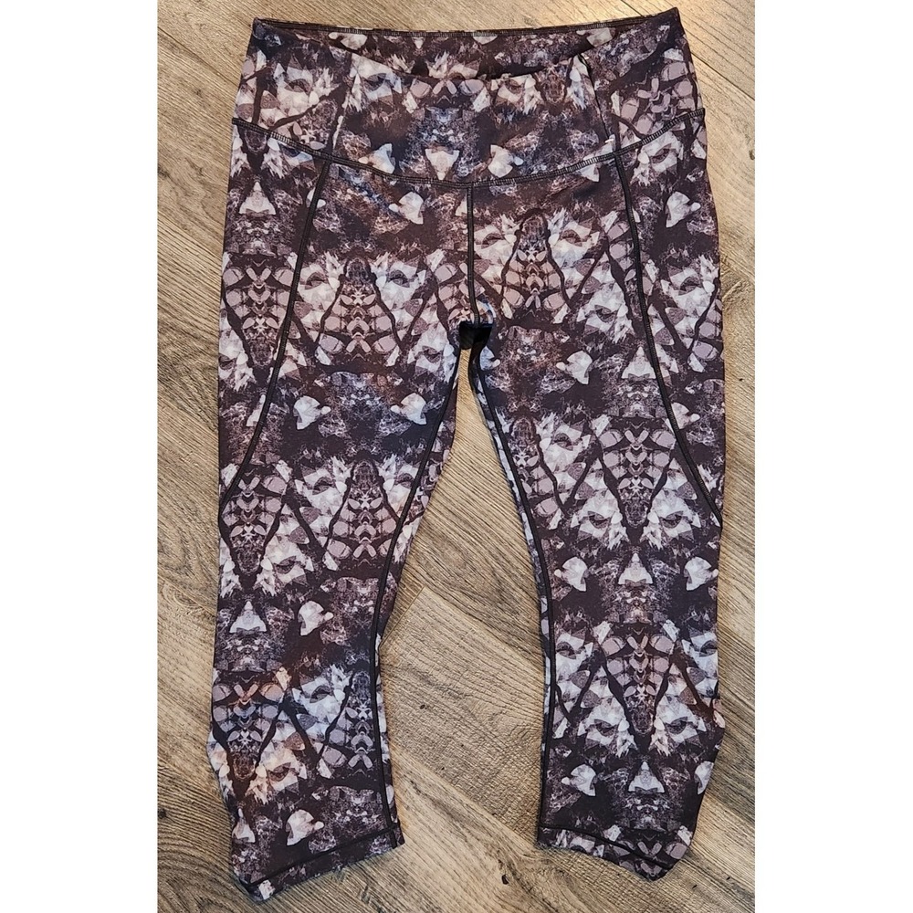 CALIA by Carrie Underwood Ruched Geometric Capri Leggings Size L